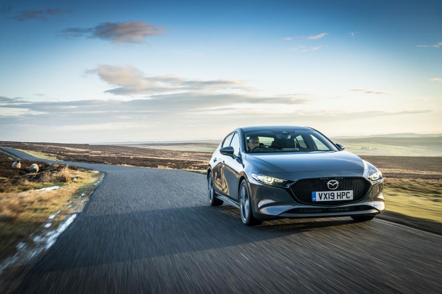  Mazda3 Skyactiv-G GT Sport Hatchback 2019 года  (UK) (фото 22 из 83)